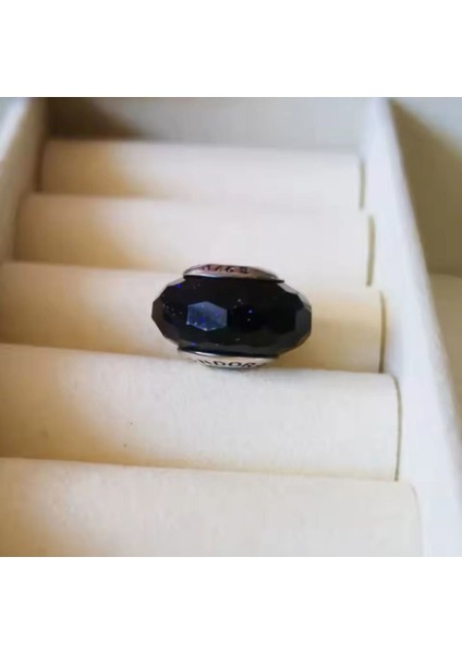 Kesme Yüzeyli Lacivert Murano Cam Charm modelleri