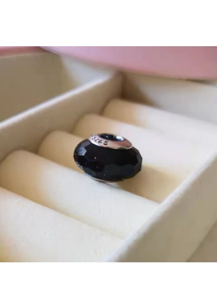 Kesme Yüzeyli Lacivert Murano Cam Charm fırsatları