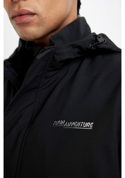 Fit Su İtici Mont Normal Kesim Kapüşonlu Fermuarlı Cepli C6047AX24AU indirimleri