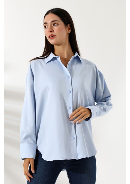 Oversize Mikro Saten Dökümlü Buz Mavisi Kadın Gömlek modelleri