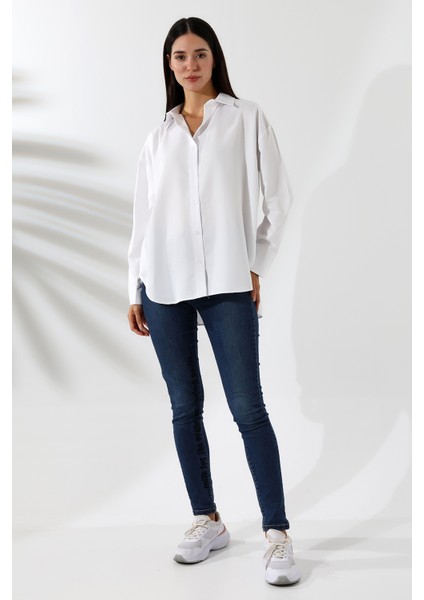 Oversize Mikro Saten Dökümlü Beyaz Kadın Gömlek