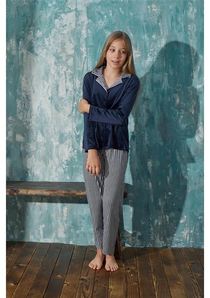 Lacivert Çizgi Desenli Önden Düğmeli Exclusive Kadife Kız Çocuk Pijama Takımı modelleri
