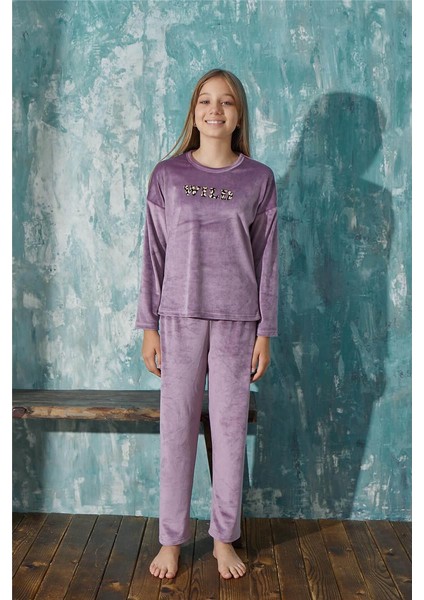 Lila Wild Desenli Exclusive Kadife Kız Çocuk Pijama Takımı modelleri