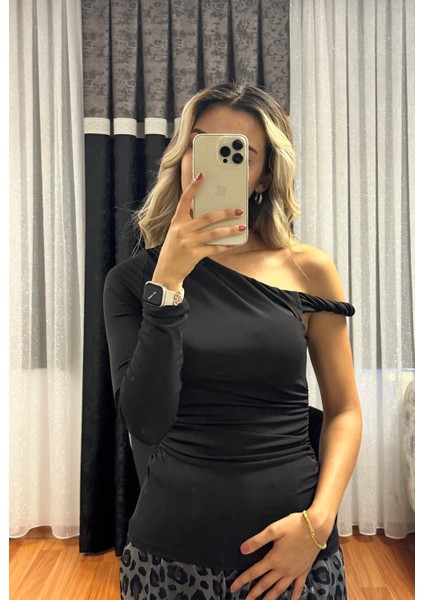 Bağlama Detay Tek Kol Bluz Siyah fiyatları