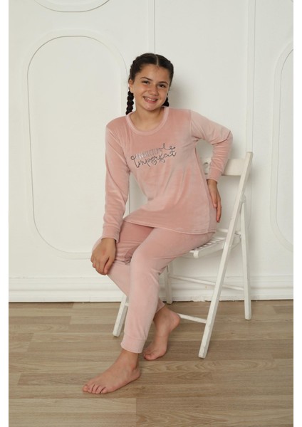 Yeni Sezon Trend Model Kadife Kız Çocuk Pijama Takımı 5990-PUDRA