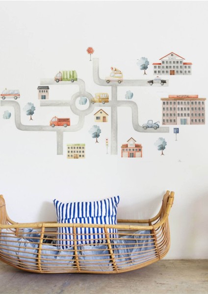 Renkli şehir arabaları çocuk odası duvar çıkartması, eğlenceli ve şık dekorasyon seçeneği fiyatları