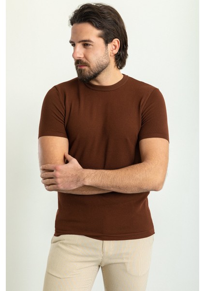 Düz Fındık Rengi Slim Fit Bisiklet Yaka Erkek Triko T-Shirt