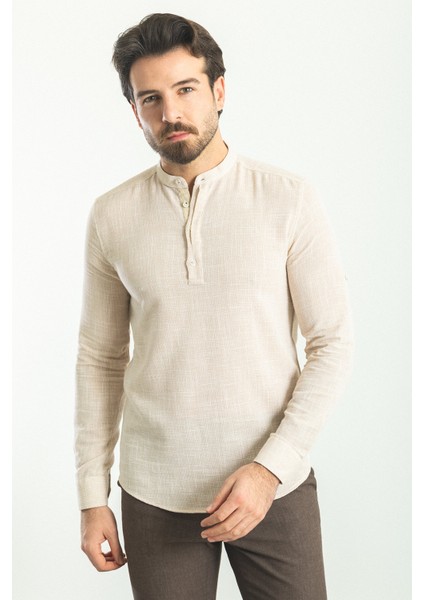 Desenli Bej Rengi Slim Fit Hakim Yaka Uzun Kollu Erkek Gömlek