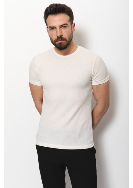 Desenli Ekru Slim Fit Bisiklet Yaka Basic Erkek T-Shirt fırsatları