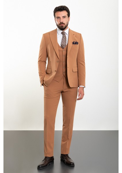 Düz Kamel Rengi Slim Fit Geniş Yaka Erkek Takım Elbise
