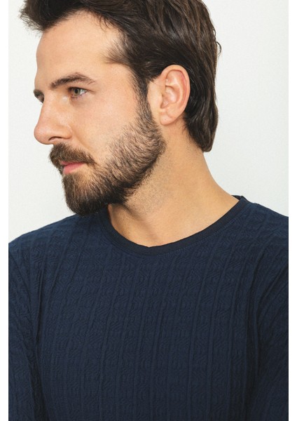 Dokulu Lacivert Renk Slim Fit Bisiklet Yaka Uzun Kollu Erkek T-Shirt modelleri