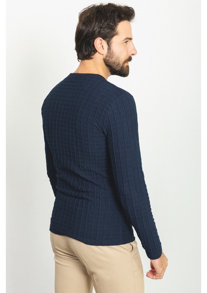 Dokulu Lacivert Renk Slim Fit Bisiklet Yaka Uzun Kollu Erkek T-Shirt indirimleri