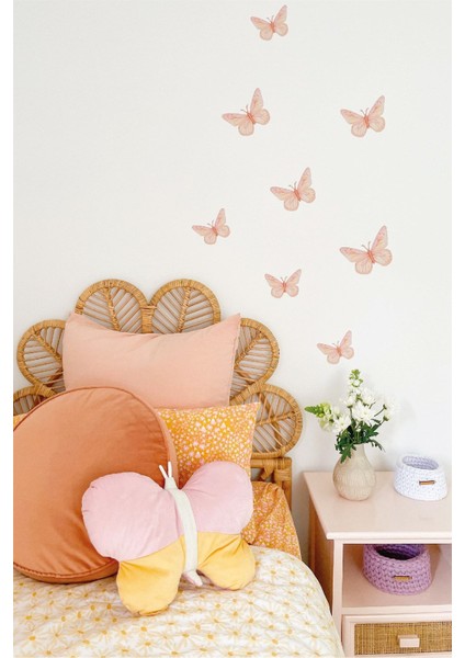 Renkli kelebekler çocuk odası duvar stickerı, şık ve neşeli dekorasyon için ideal seçim