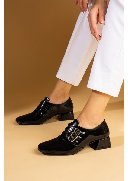 Küt Burunlu 3 Tokalı Topuklu Kadın Ayakkabı 53-400-24RUGAN