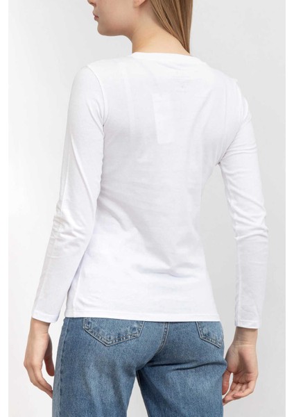 Kadın Tişört Beyaz fırsatları