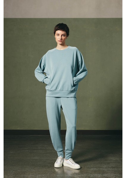 Kadın Soft Touch Uzun Kollu Kesik Detaylı Sweatshirt fiyatları