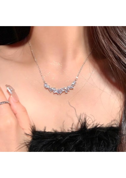 High-End Hafif Lüks Titanyum Çelik Kolye Kadın Niş Tasarımı Sıcak Kız Inci Köprücük Kemiği Zinciri Moda Çok Yönlü Aksesuar (Yurt Dışından)
