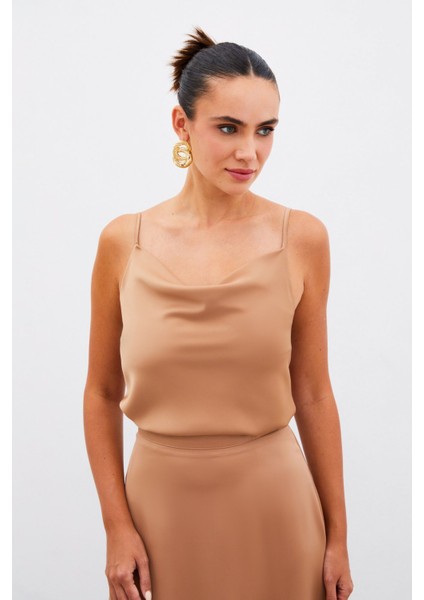 Degaje yaka saten bluz - CAMEL modelleri