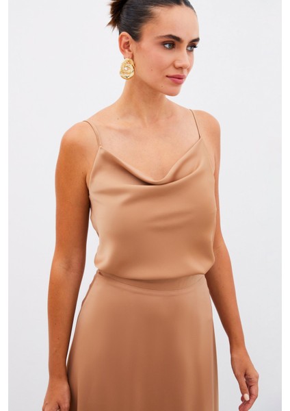 Degaje yaka saten bluz - CAMEL indirimleri