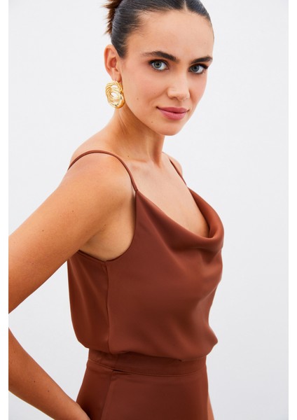 Degaje yaka saten bluz - KAHVE modelleri