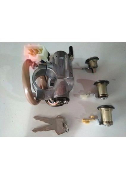 Kapı Kilit Seti D21 1991-1997 Komple Oem No: LS123-35A99810-26G85