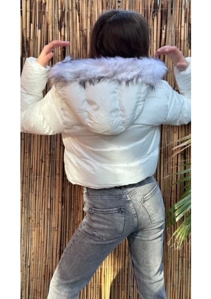 Kadın Beyaz Kapşonlu Şişme Mont modelleri
