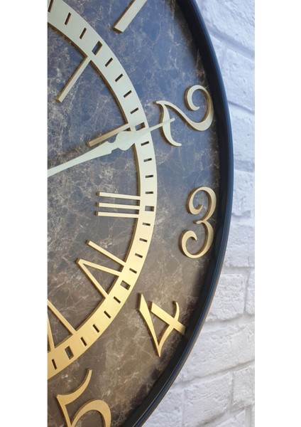 Mermer desenli, metal kasalı, modern tarz, altın renkli duvar saati 50x50 cm