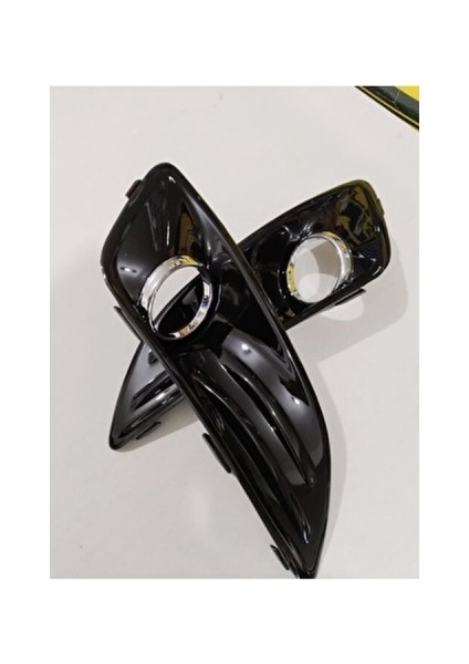 Ford Fiesta 2013 Sis Far Çerçevesi Parlak Sol (Oem NO:C1BJ15A222DA)