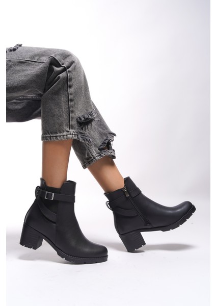 Lilixipha Kadın Toka Detaylı Lastikli Topuklu Bot 0012730 fırsatları