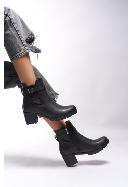 Lilixipha Kadın Toka Detaylı Lastikli Topuklu Bot 0012730 indirimleri