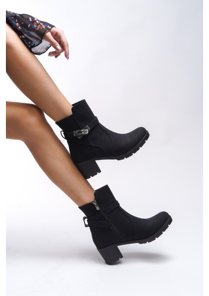 Iverolia Kilit Detaylı Topuklu Bot 0012790 indirimleri