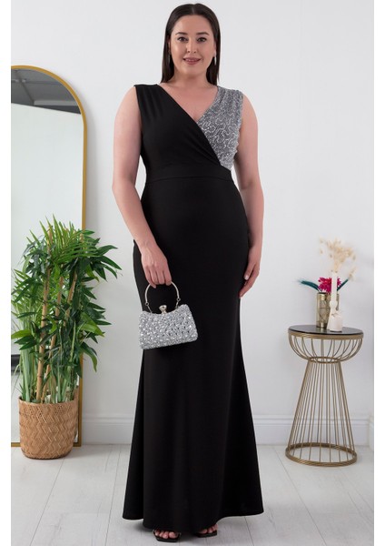 13356 Pul Detaylı V Yaka Uzun Elbise