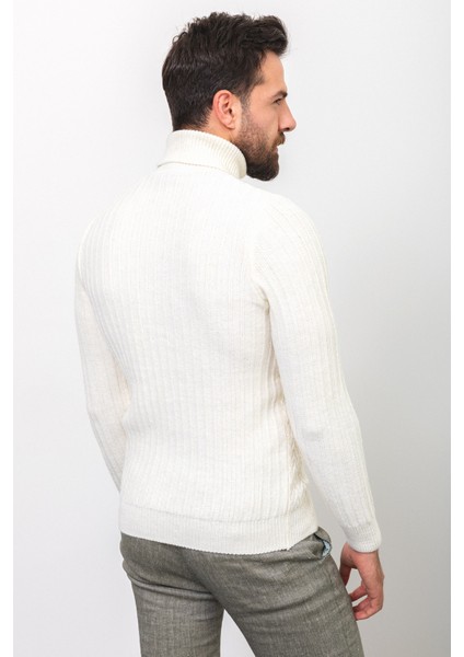 Desenli Ekru Rengi Slim Fit Tam Balıkçı Yaka Yün Erkek Kazak