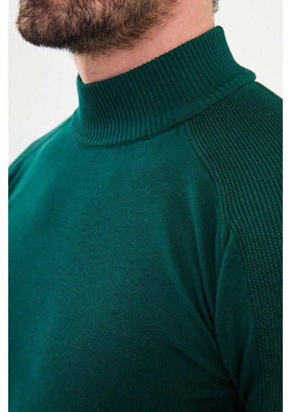 Düz Zümrüt Rengi Slim Fit Yarım Balıkçı Yaka Erkek Triko Kazak