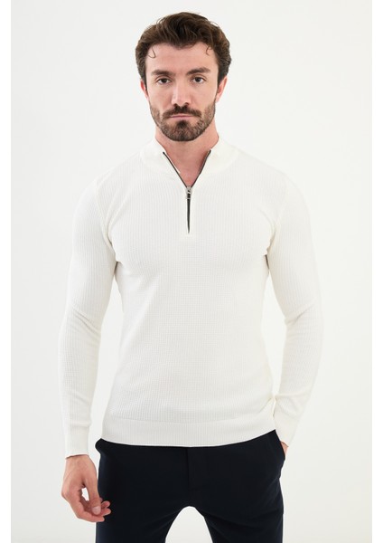 Dokulu Ekru Slim Fit Fermuarlı Yarım Balıkçı Yaka Erkek Triko Kazak