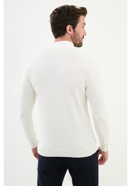 Dokulu Ekru Slim Fit Fermuarlı Yarım Balıkçı Yaka Erkek Triko Kazak modelleri