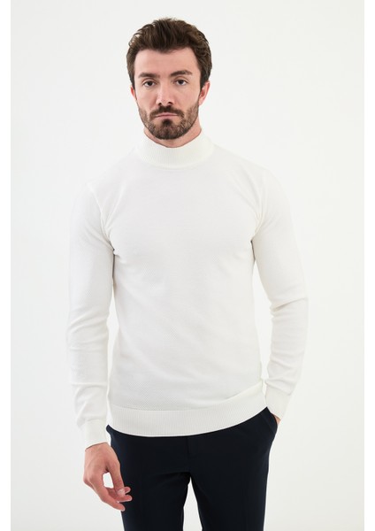 Dokulu Ekru Slim Fit Yarım Balıkçı Yaka Erkek Triko Kazak