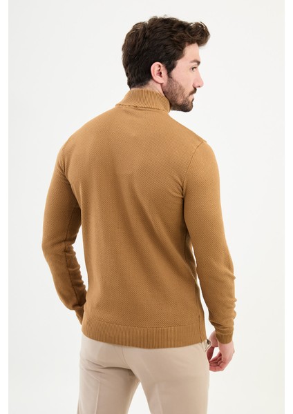 Dokulu Kamel Rengi Slim Fit Yarım Balıkçı Yaka Erkek Triko Kazak modelleri