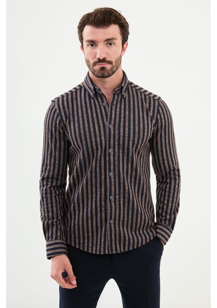 GÖMLEK SİVRİ YAKA