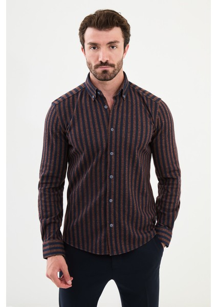 GÖMLEK SİVRİ YAKA