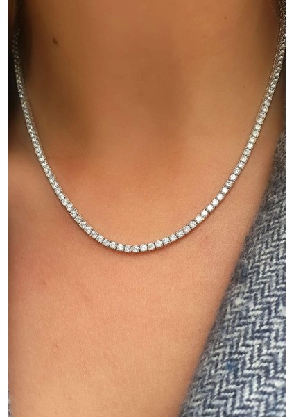 Pırlanta Parlaklığında Swarovski Kesim Zirkon Taşlı 925 Ayar Gümüş Su Yolu Kolye