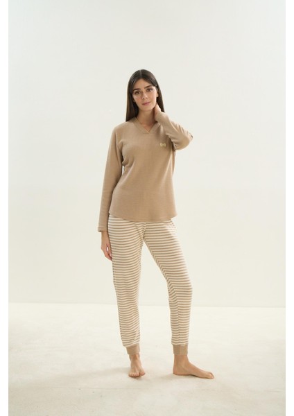 Kadın V Yaka Uzun Kol Bej Pijama Takım C0T8N0O61 fırsatları