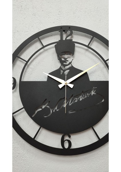 Kalpaklı Atatürk Imzalı Dekoratif Metal Duvar Saati 60 x 60 cm Siyah
