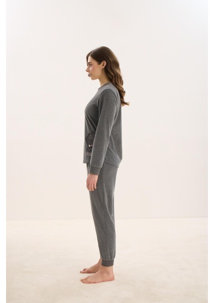 Kadın Uzun Kol Antrasit Kadife Pijama Takım C3T8N0O61 modelleri