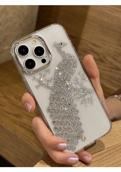 iPhone 15 Pro Max Uyumlu Taşlı Tavuskuşu Desenli Şeffaf Kılıf