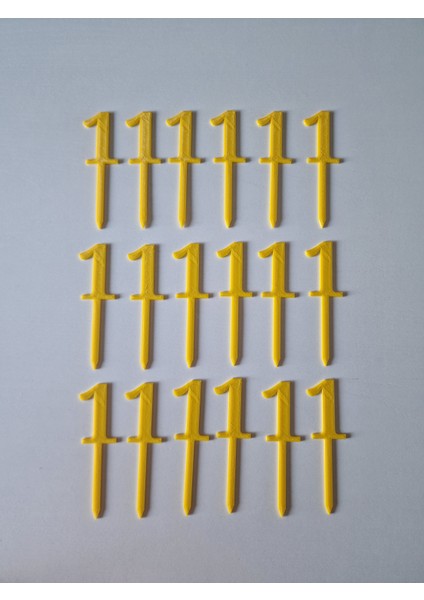 18 Adet 1 Yaş Sarı Cup Cake- Pasta Süsü- Kürdanı (Sert Plastikten Üretilmiştir)