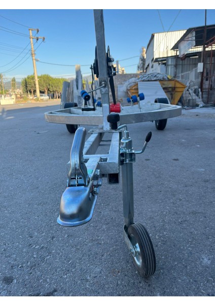 Tekne Römorku 750 kg Taşıma Kapasitesi indirimleri