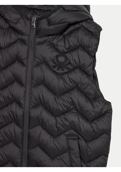 Erkek Çocuk Siyah Logo Işlemeli Puffer Yelek modelleri
