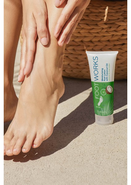 Footworks Hindistan Cevizi ve Misket Limonu Özlü Ayak Losyonu Üçlü Set 75 ml fırsatları