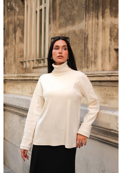 Kol Detaylı Balıkcı Yaka Boğazlı Ekru Bluz